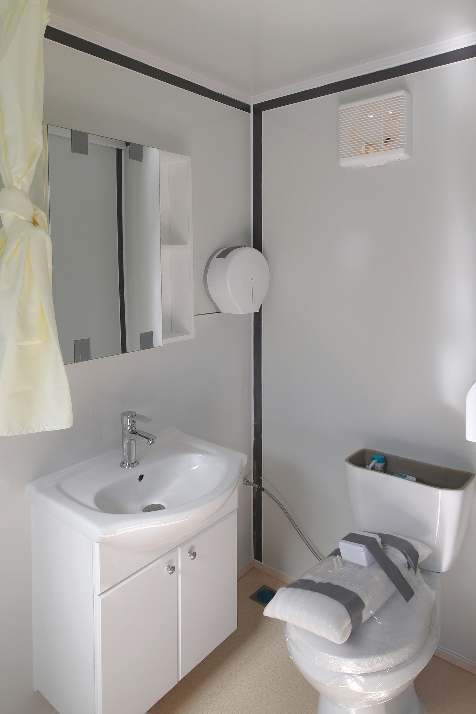 M&B | Modular Housing Pod - Backstorage Containers LLC